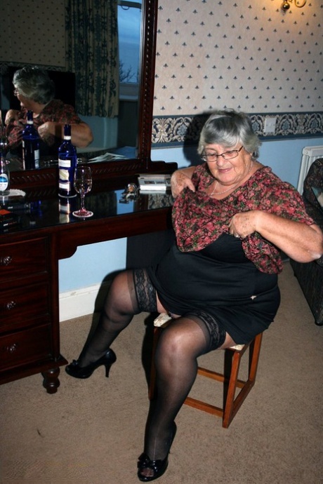 Grandma Libby top nacktheit foto