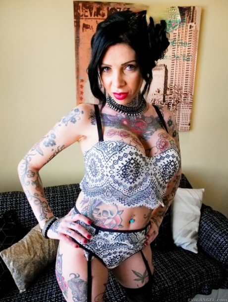 Megan Inky schöne pornostar bild