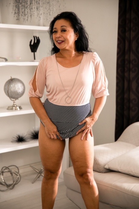 hot mom rosa robe sexy hd foto