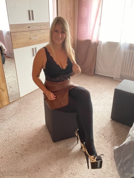 sk8nny blonde mutter perfekte xxx fotos