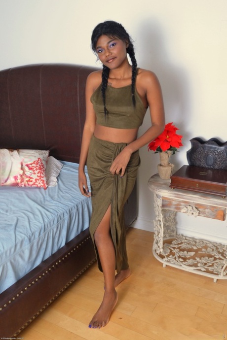 Yara Skye erotische nackte galerie